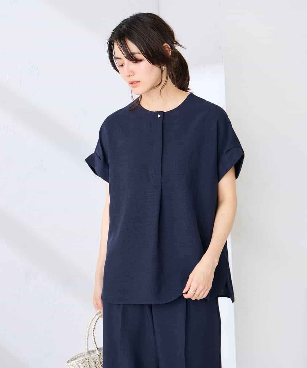 K2BHD06044 a.v.v(アー・ヴェ・ヴェ) 【接触冷感/UVカット】リネンライククルーネックブラウス【セットアップ対応/アンチピリング】 ネイビー