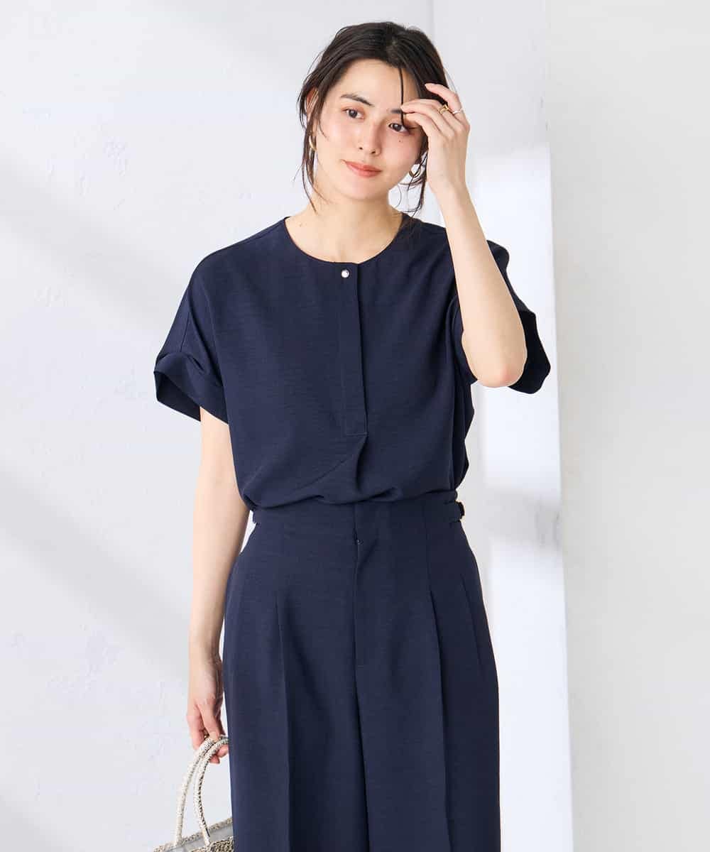K2BHD06044 a.v.v(アー・ヴェ・ヴェ) 【接触冷感/UVカット】リネンライククルーネックブラウス【セットアップ対応/アンチピリング】 ネイビー