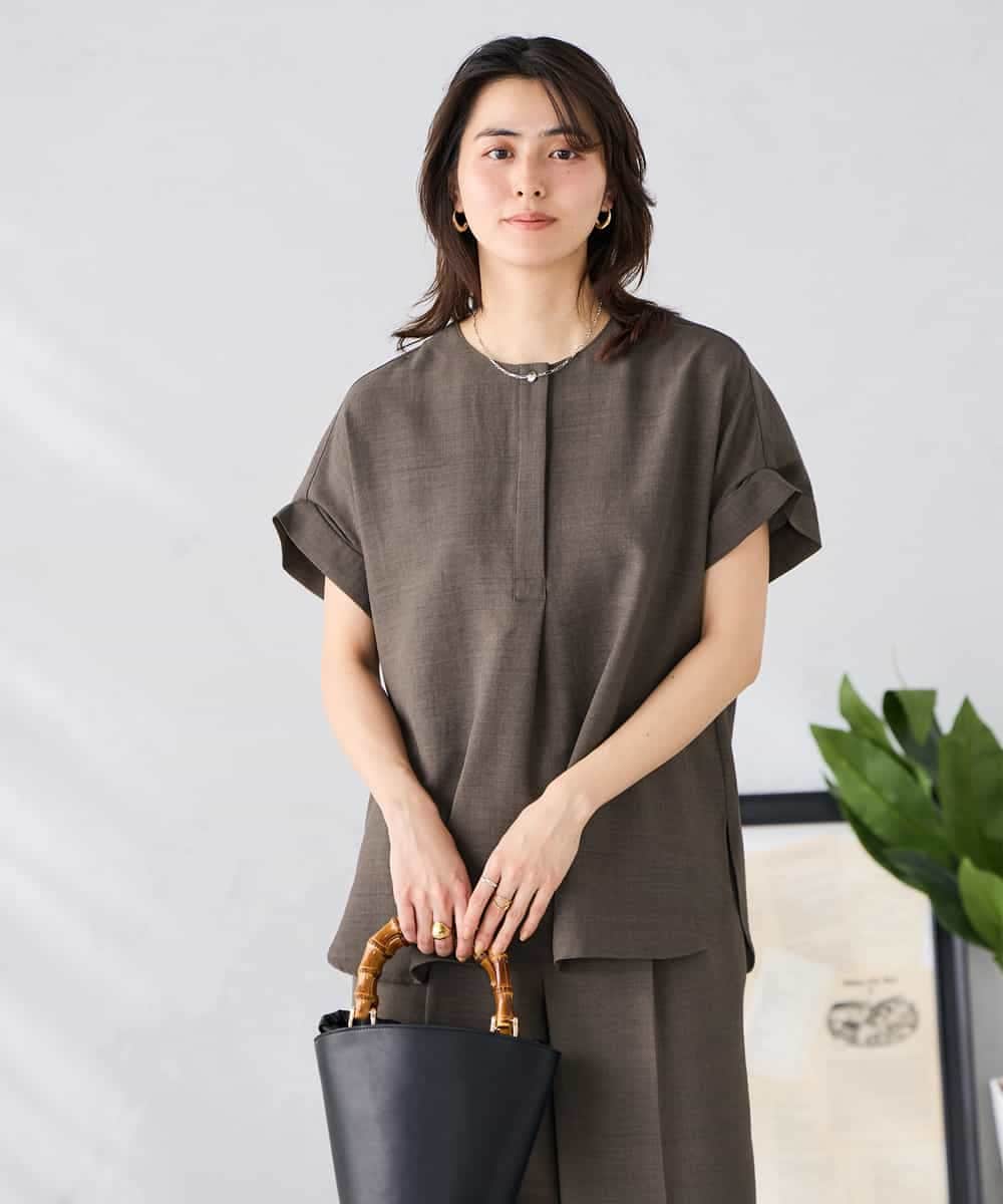 K2BHD06044 a.v.v(アー・ヴェ・ヴェ) 【接触冷感/UVカット】リネンライククルーネックブラウス【セットアップ対応/アンチピリング】 ネイビー