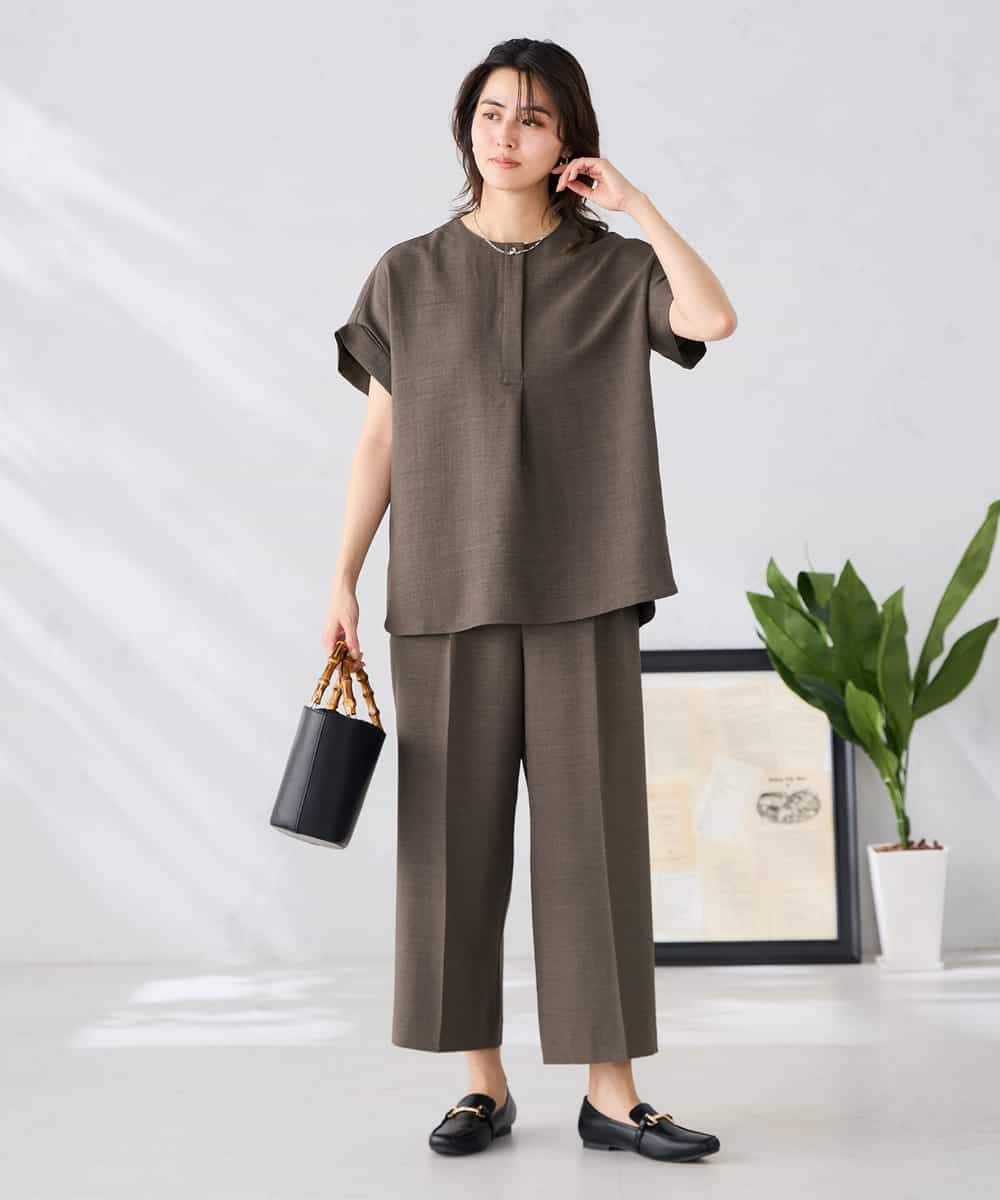 K2BHD06044 a.v.v(アー・ヴェ・ヴェ) 【接触冷感/UVカット】リネンライククルーネックブラウス【セットアップ対応/アンチピリング】 ネイビー