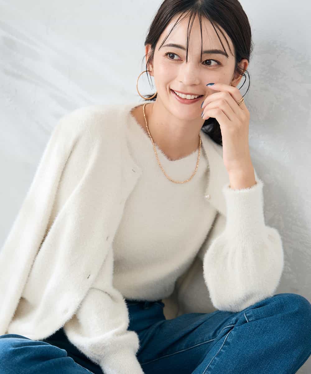 K2CAD43054 a.v.v(アー・ヴェ・ヴェ) ヘアリーラメクルーネックカーディガン ライトブルー