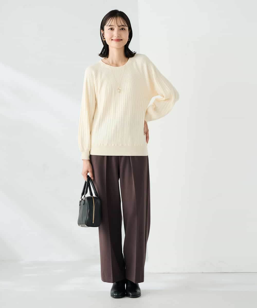 K2FAD10044 a.v.v(アー・ヴェ・ヴェ) 【洗える】求心風クルーネックニット【新色追加】 レッド