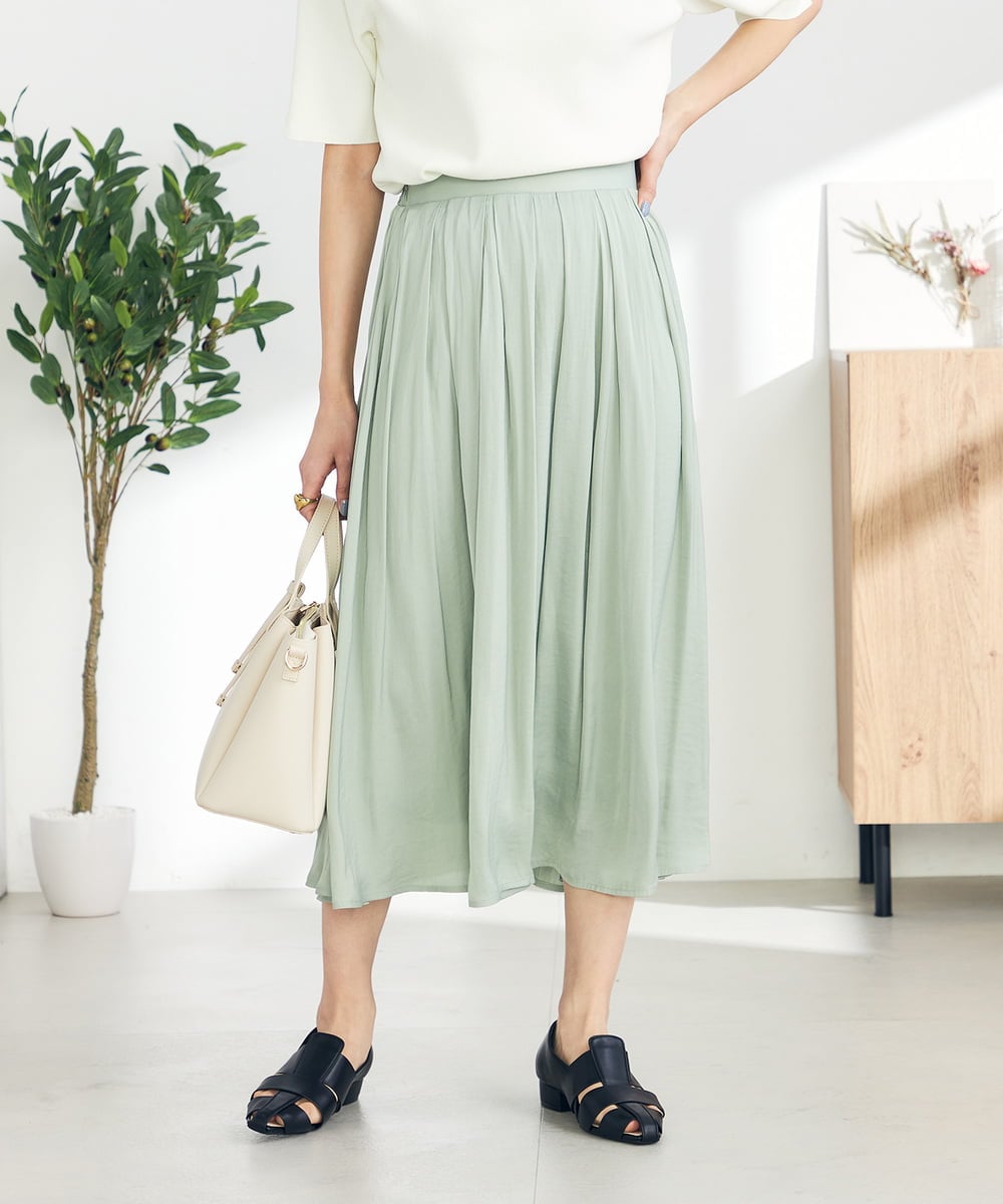 K2HGA18059 a.v.v(アー・ヴェ・ヴェ) 【洗える/イージーケア/セットアップ対応可】サテンギャザースカート ネイビー