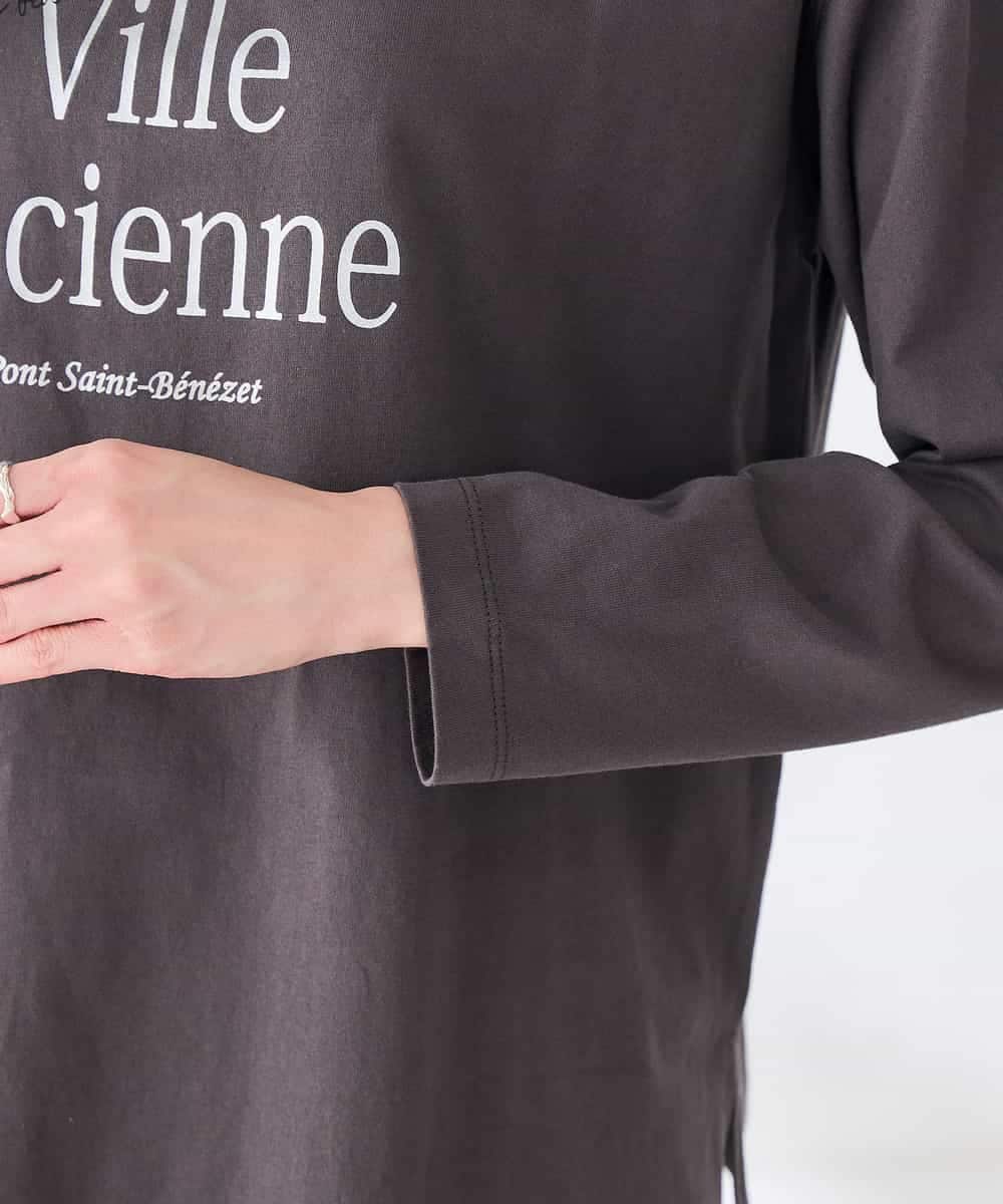 K2KAG15035 a.v.v(アー・ヴェ・ヴェ) アソート ロゴ プリント 長袖 Tシャツ ダークグレー
