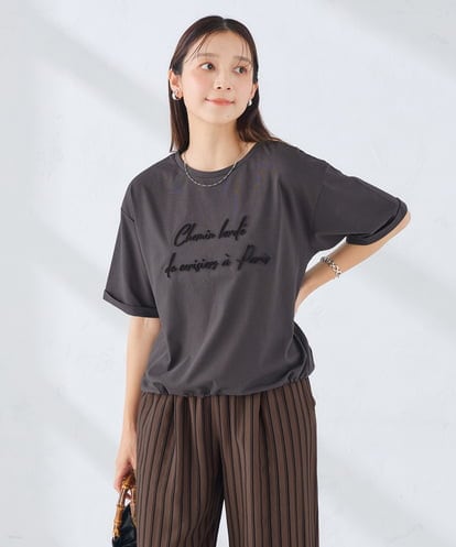 K2KGD38035  【新色追加】裾ドロストロゴTシャツ