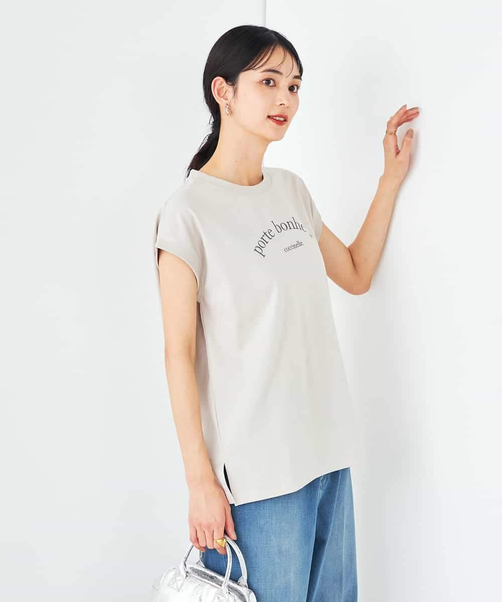K2KHA46034 a.v.v(アー・ヴェ・ヴェ) 【コットン100%】フレンチスリーブロゴTシャツ グレージュ