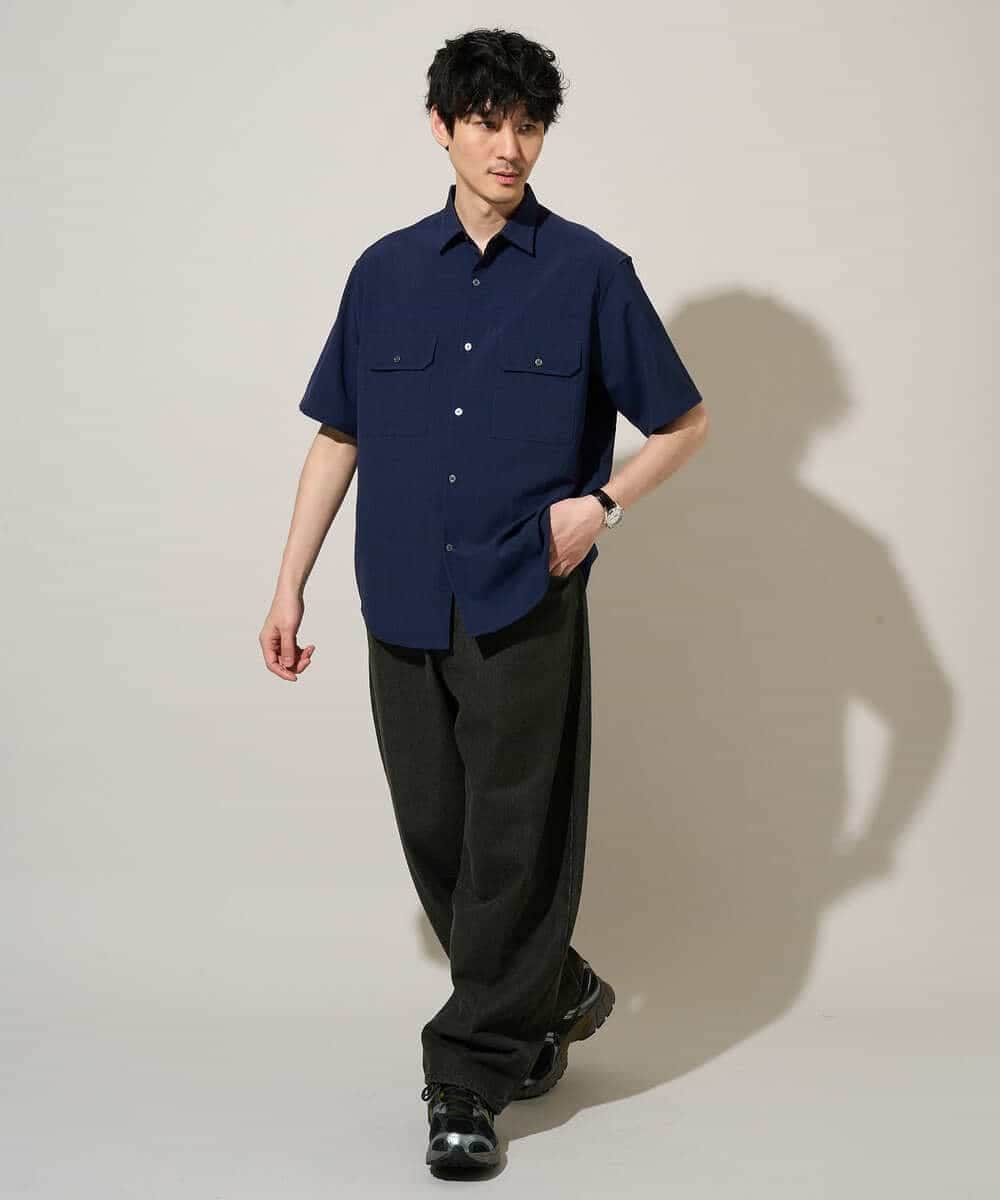KHBGD53059 a.v.v MEN(アー・ヴェ・ヴェ) 〈接触冷感 / 吸水速乾〉リライトＷポケットシャツ【UVカット / ストレッチ / イージーケア / 洗濯機で洗える】 ダークグレー