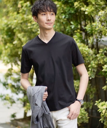 KHKGA41039 a.v.v MEN 【接触冷感/UVカット/毛玉になりにくい】シルケットスムースVネックカットソー