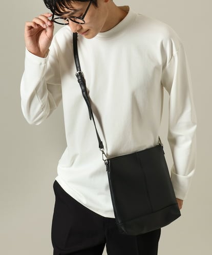 KT5GV74029 a.v.v MEN ショルダーバッグ【ドコデモBAGシリーズ】