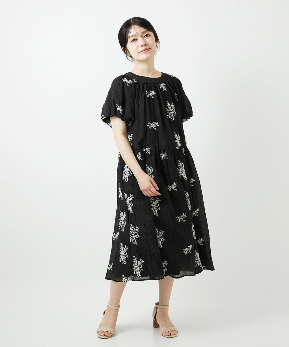 NHEGF93390 GIANNI LO GIUDICE(小さいサイズ)(メゾン ドゥ サンク) 楊柳フラワー刺しゅうワンピース ベージュ