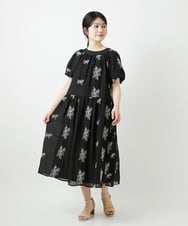 NHEGF93390 GIANNI LO GIUDICE(小さいサイズ)(メゾン ドゥ サンク) 楊柳フラワー刺しゅうワンピース ブラック