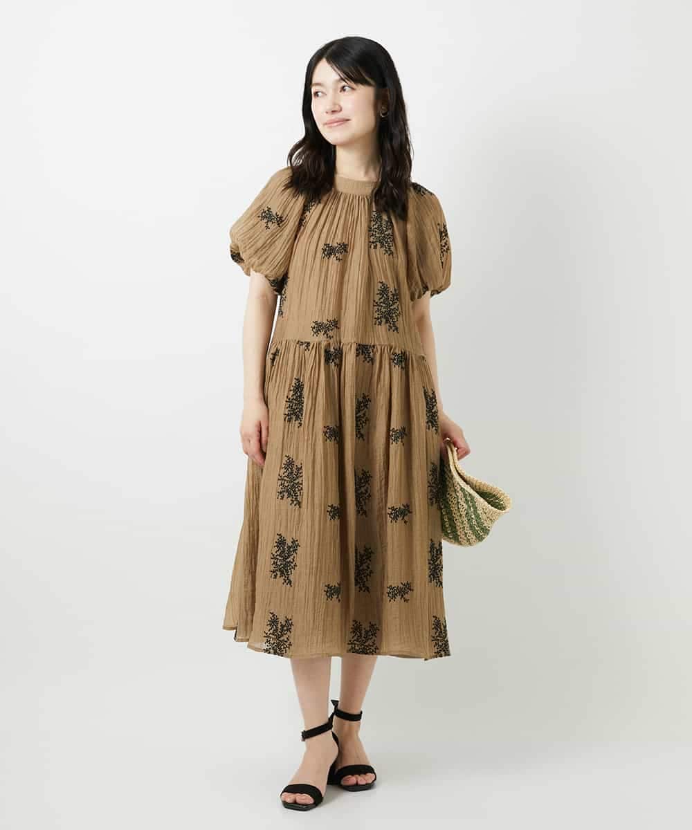 NHEGF93390 GIANNI LO GIUDICE(小さいサイズ)(メゾン ドゥ サンク) 楊柳フラワー刺しゅうワンピース ベージュ