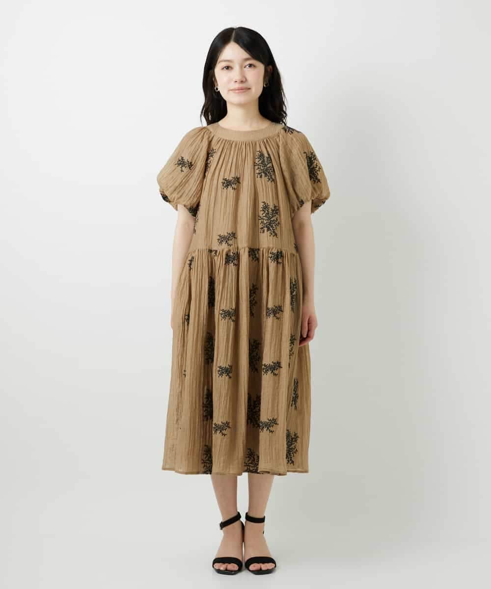 NHEGF93390 GIANNI LO GIUDICE(小さいサイズ)(メゾン ドゥ サンク) 楊柳フラワー刺しゅうワンピース ベージュ