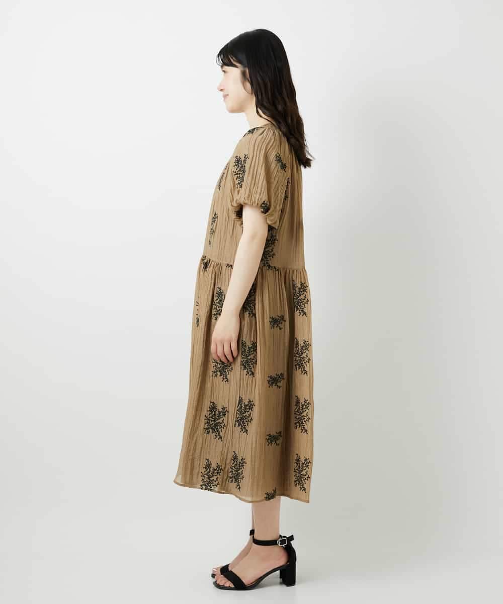 NHEGF93390 GIANNI LO GIUDICE(小さいサイズ)(メゾン ドゥ サンク) 楊柳フラワー刺しゅうワンピース ベージュ