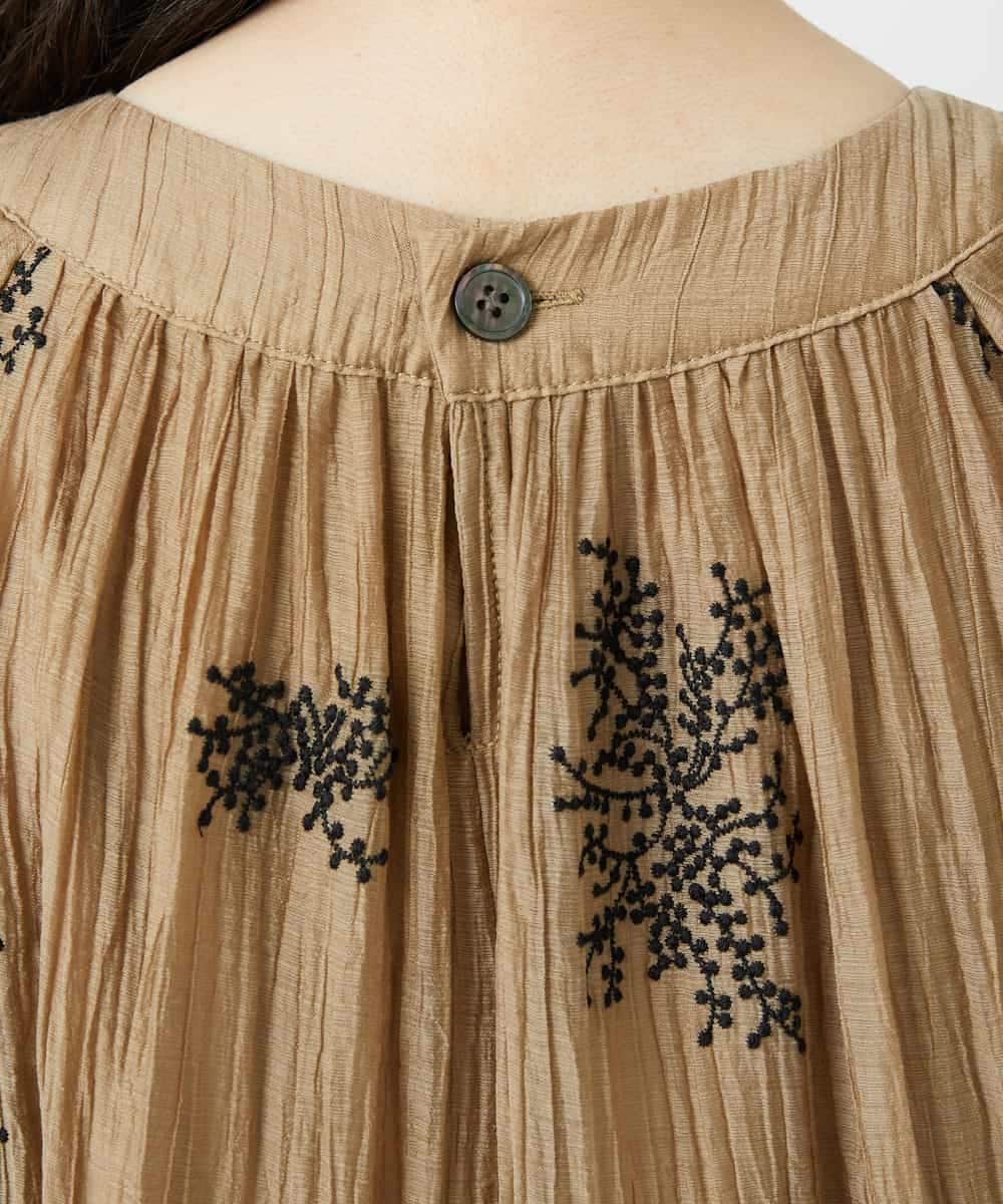 NHEGF93390 GIANNI LO GIUDICE(小さいサイズ)(メゾン ドゥ サンク) 楊柳フラワー刺しゅうワンピース ベージュ