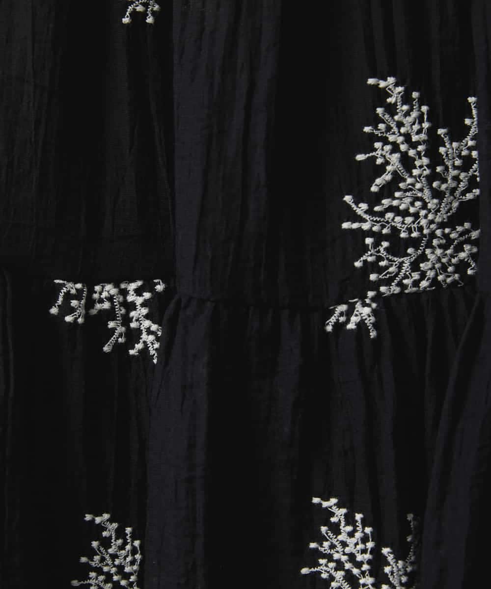 NHEGF93390 GIANNI LO GIUDICE(小さいサイズ)(メゾン ドゥ サンク) 楊柳フラワー刺しゅうワンピース ベージュ