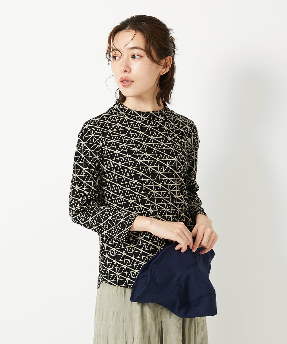 NHKHF89150 GIANNI LO GIUDICE(小さいサイズ)(メゾン ドゥ サンク) ジオメトリックプリントボトルネックカットソー ブラック
