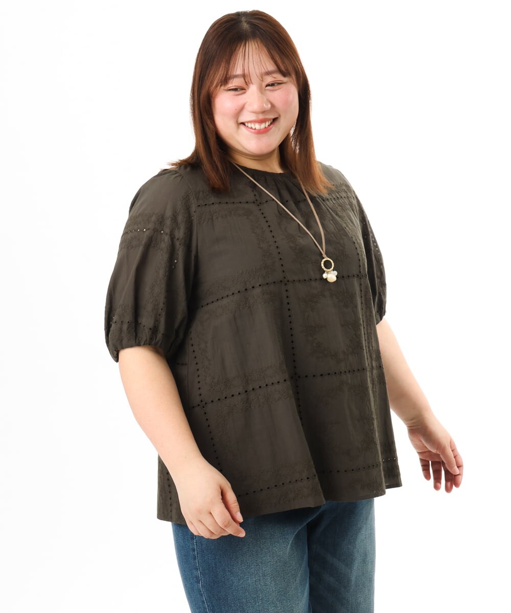 OLBFD24099 eur3(エウルキューブ) 【大きいサイズ】エンブロイダリーブラウス ダークグレー