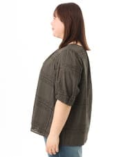 OLBFD24099 eur3(エウルキューブ) 【大きいサイズ】エンブロイダリーブラウス ダークグレー