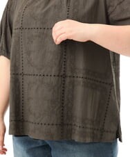 OLBFD24099 eur3(エウルキューブ) 【大きいサイズ】エンブロイダリーブラウス ダークグレー