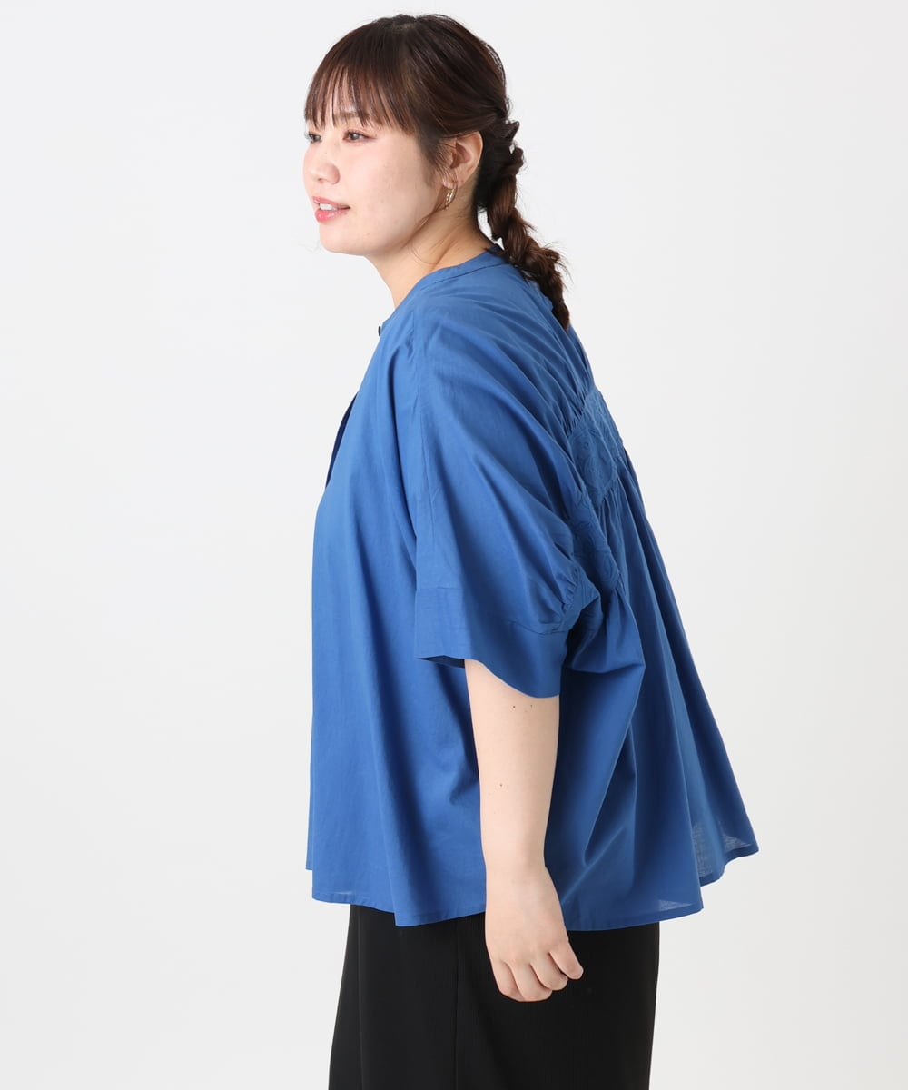 OLBHA10099 eur3(エウルキューブ) 【大きいサイズ】キャンブリックバック刺繍ブラウス ブルー(55)