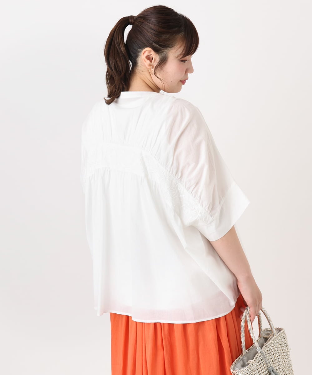 OLBHA10099 eur3(エウルキューブ) 【大きいサイズ】キャンブリックバック刺繍ブラウス ホワイト(90)