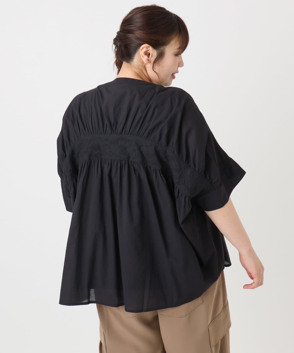 OLBHA10099 eur3(エウルキューブ) 【大きいサイズ】キャンブリックバック刺繍ブラウス ブラック(94)