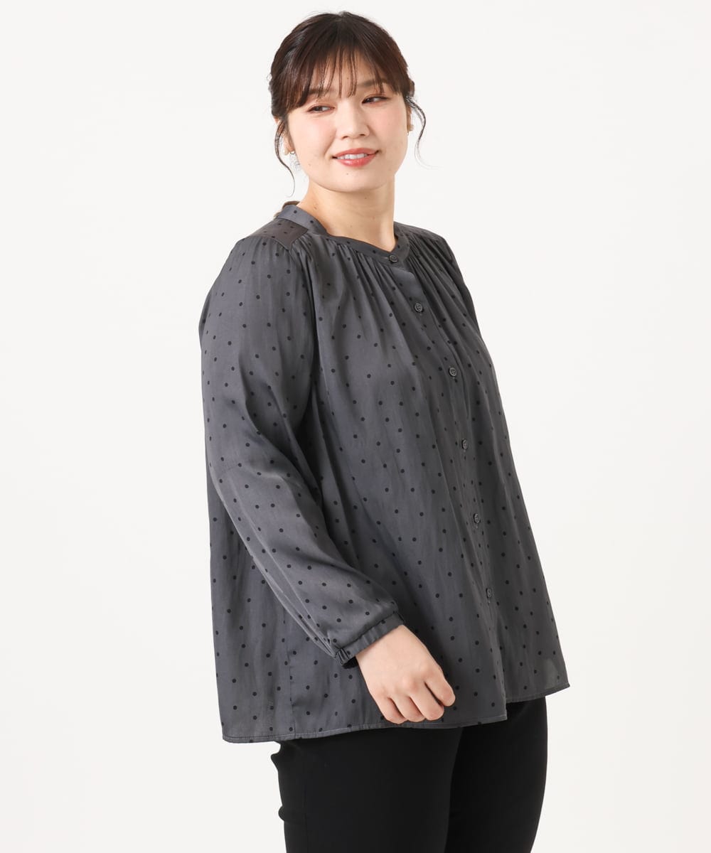 OLBKA04099 eur3(エウルキューブ) 【大きいサイズ】サテンドットブラウス ダークグレー(93)