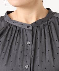 OLBKA04099 eur3(エウルキューブ) 【大きいサイズ】サテンドットブラウス ダークグレー(93)