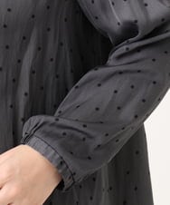 OLBKA04099 eur3(エウルキューブ) 【大きいサイズ】サテンドットブラウス ダークグレー(93)