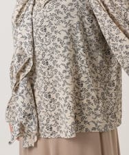OLBKA15099 eur3(エウルキューブ) 【大きいサイズ】ラッフルネック小花プリントブラウス ベージュ(82)