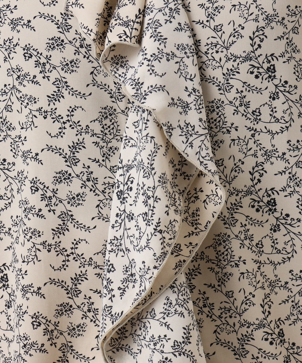 OLBKA15099 eur3(エウルキューブ) 【大きいサイズ】ラッフルネック小花プリントブラウス ベージュ(82)