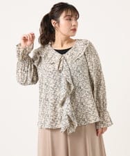 OLBKA15099 eur3(エウルキューブ) 【大きいサイズ】ラッフルネック小花プリントブラウス ベージュ(82)