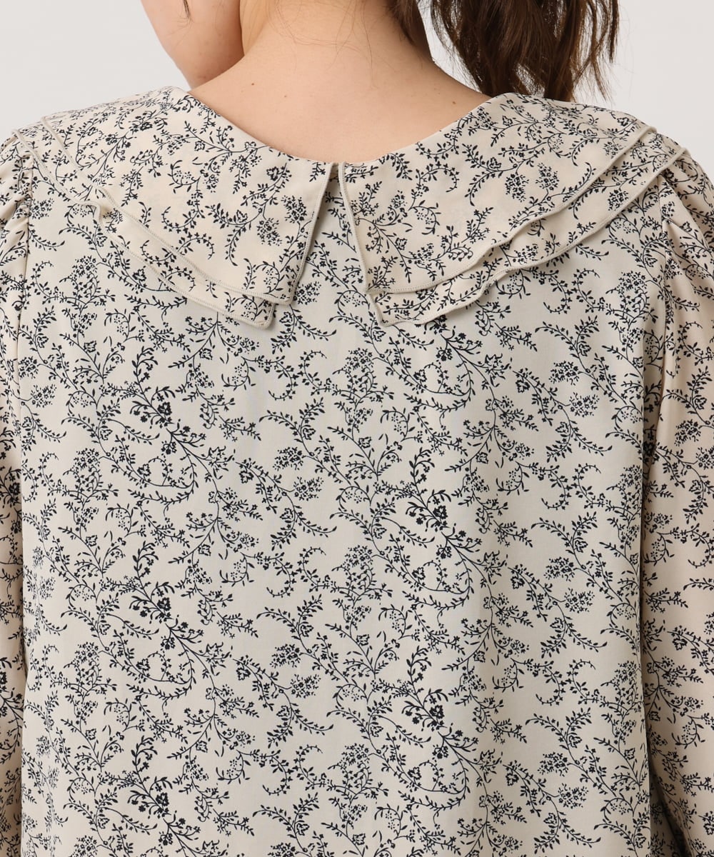 OLBKA15099 eur3(エウルキューブ) 【大きいサイズ】ラッフルネック小花プリントブラウス ベージュ(82)