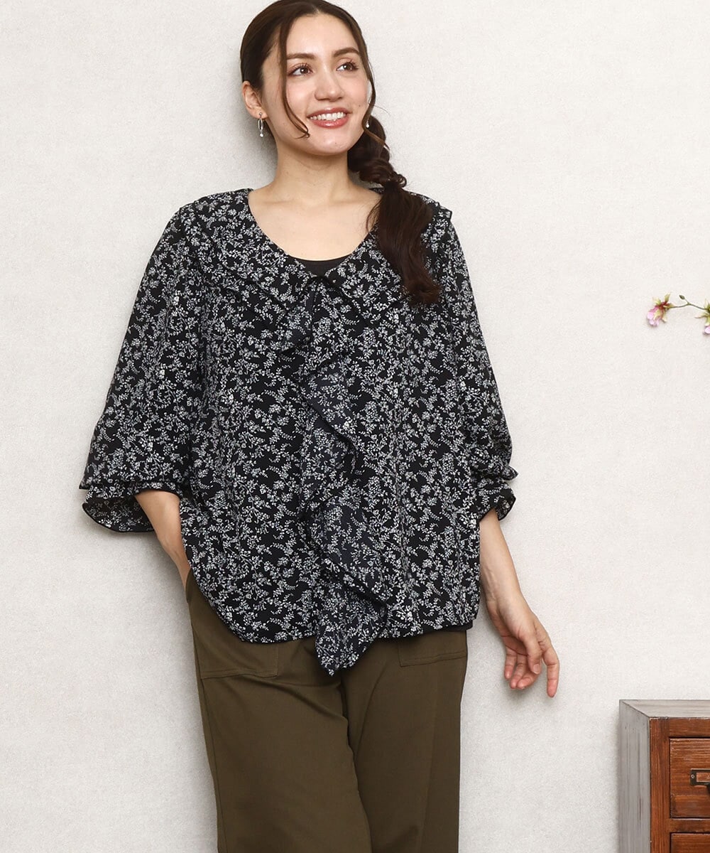 OLBKA15099 eur3(エウルキューブ) 【大きいサイズ】ラッフルネック小花プリントブラウス ブラック(94)