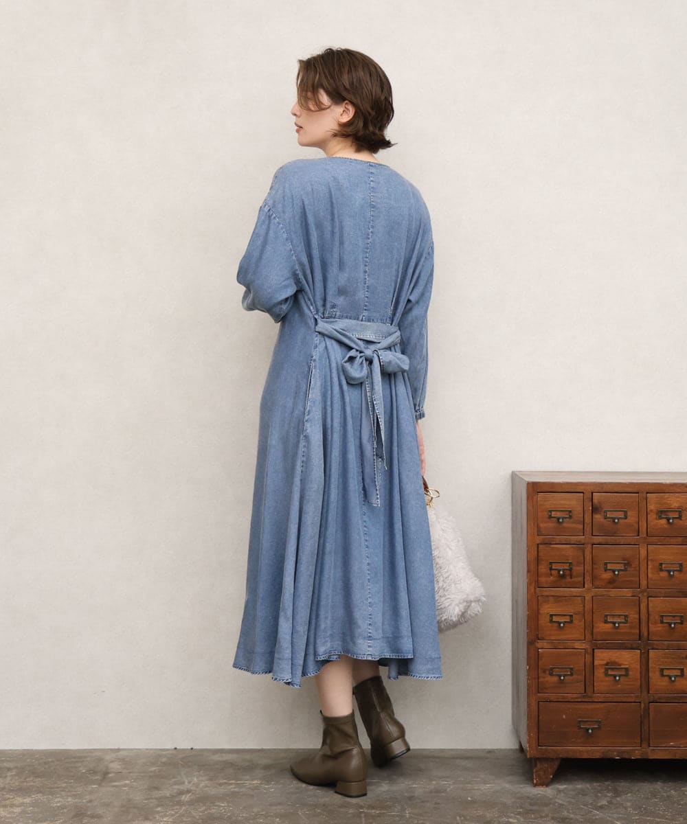 OLEKD06139 eur3(エウルキューブ) 【大きいサイズ】ケミカルウォッシュデニムボウドレス ライトブルー