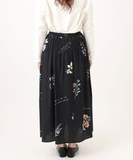 OLHDD05099 eur3(エウルキューブ) 【大きいサイズ】ボタニカルプリントスカート ブラック