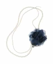 OZ2BA48054 eur3(エウルキューブ) 【2点セット】パールネックレス×フラワーコサージュセット ネイビー(57)