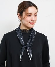 OZ3JD07034 eur3(エウルキューブ) 剣先プリーツドット柄スカーフ ブラック