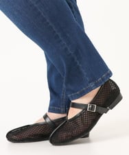 OZ6ED04079 eur3(エウルキューブ) 【la farfaコラボ】Vカットメッシュパンプス ブラック