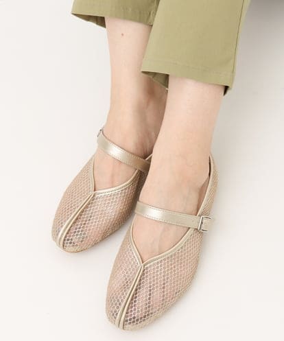 OZ6ED04079 eur3 【la farfaコラボ】Vカットメッシュパンプス