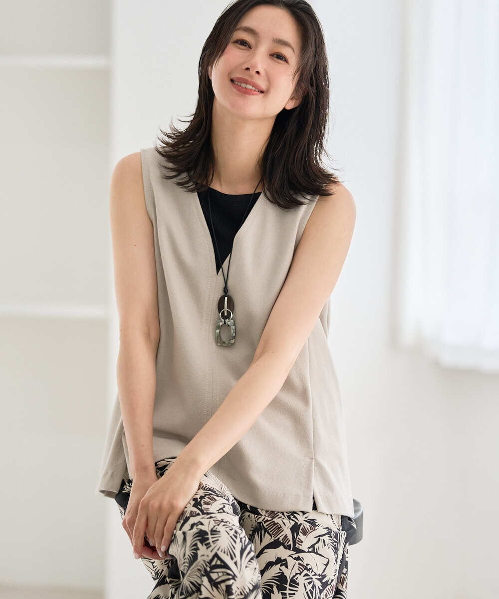 PZKGD34210 GEORGES RECH(ジョルジュ・レッシュ)  [セットアップ対応]VネックAラインベスト ベージュ