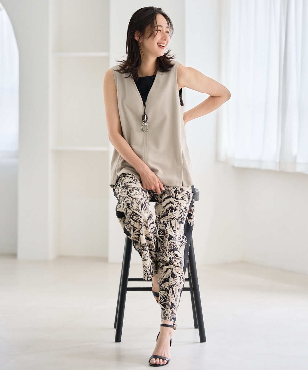 PZKGD34210 GEORGES RECH(ジョルジュ・レッシュ)  [セットアップ対応]VネックAラインベスト ブラック