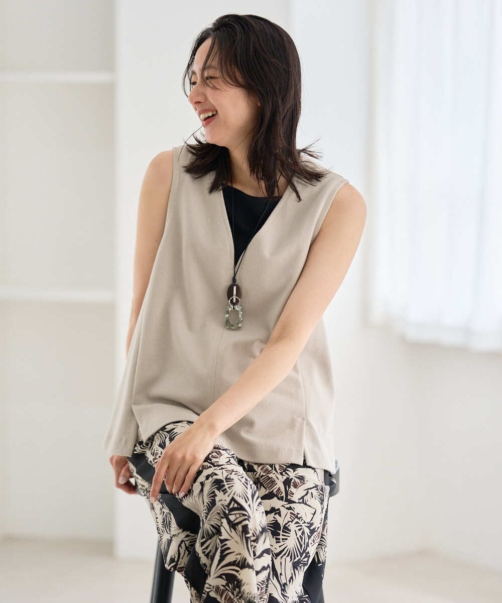 PZKGD34210 GEORGES RECH(ジョルジュ・レッシュ)  [セットアップ対応]VネックAラインベスト ブラック