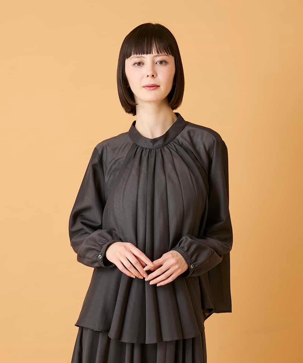 RBBED50260 HIROKO BIS(ヒロコ ビス) スタンドカラーかまぼこプリーツブラウス /洗える チャコールブラウン