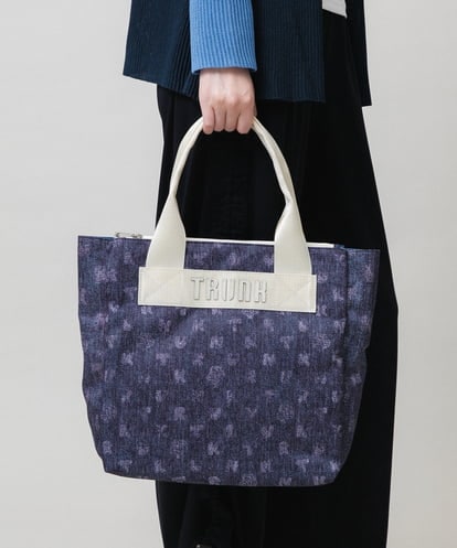 RG5JE01390 TRUNK HIROKO KOSHINO デニムプリントトートバッグ