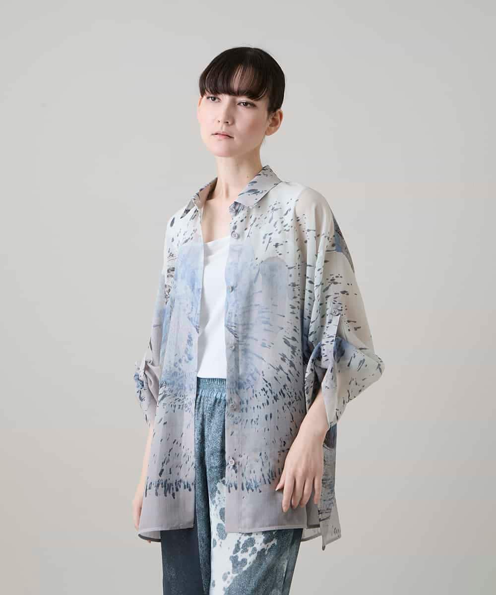 RHBHE06690 HIROKO KOSHINO(ヒロココシノ) 墨絵プリントデザインシャツ /日本製/洗える ブルーグレー