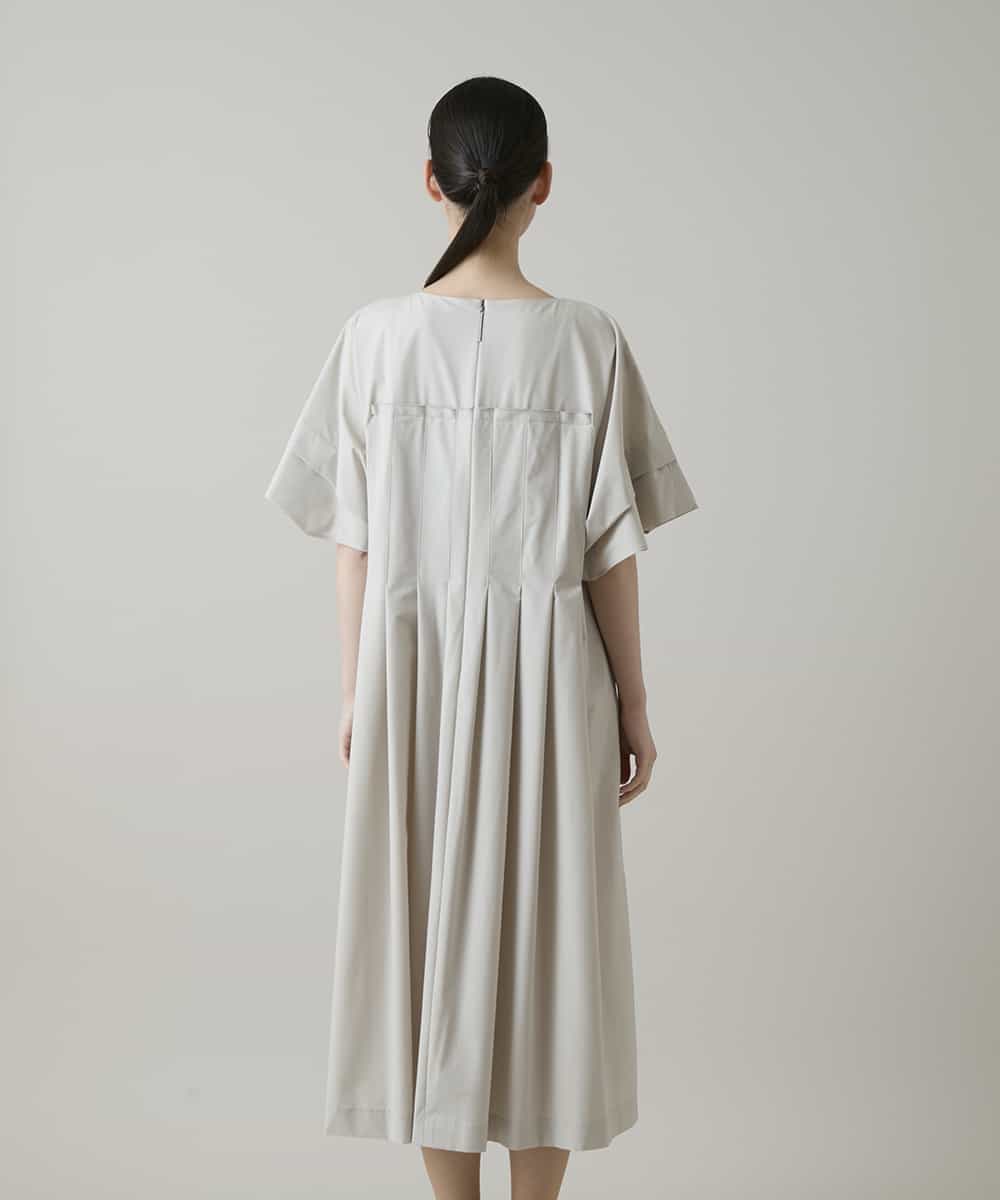 RHEGE20790 HIROKO KOSHINO(ヒロココシノ) タックアクセントプリーツワンピース/日本製/洗える グレージュ