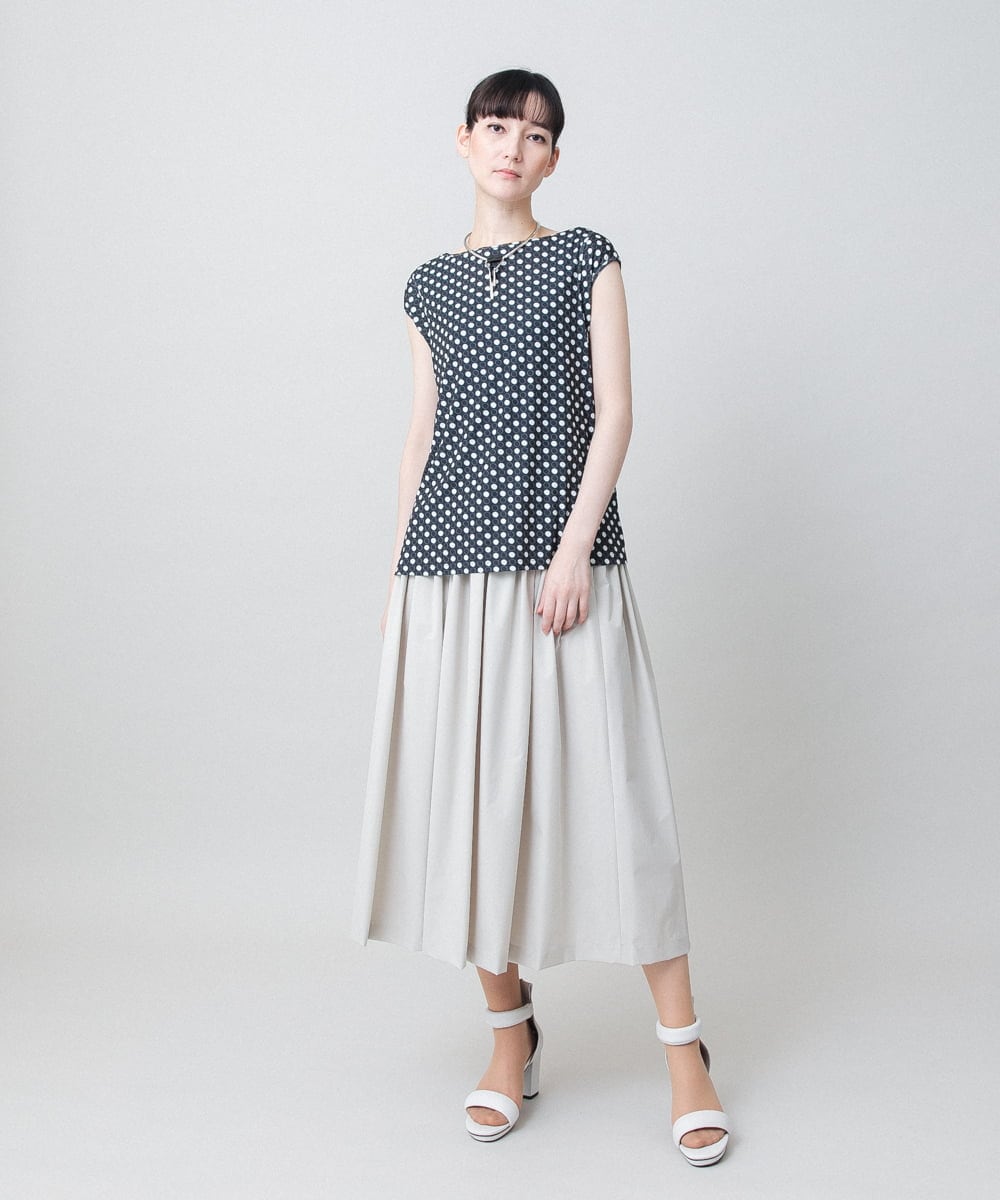 RHHGE20490 HIROKO KOSHINO(ヒロココシノ) タックアクセントフレアスカート/日本製/洗える グレージュ