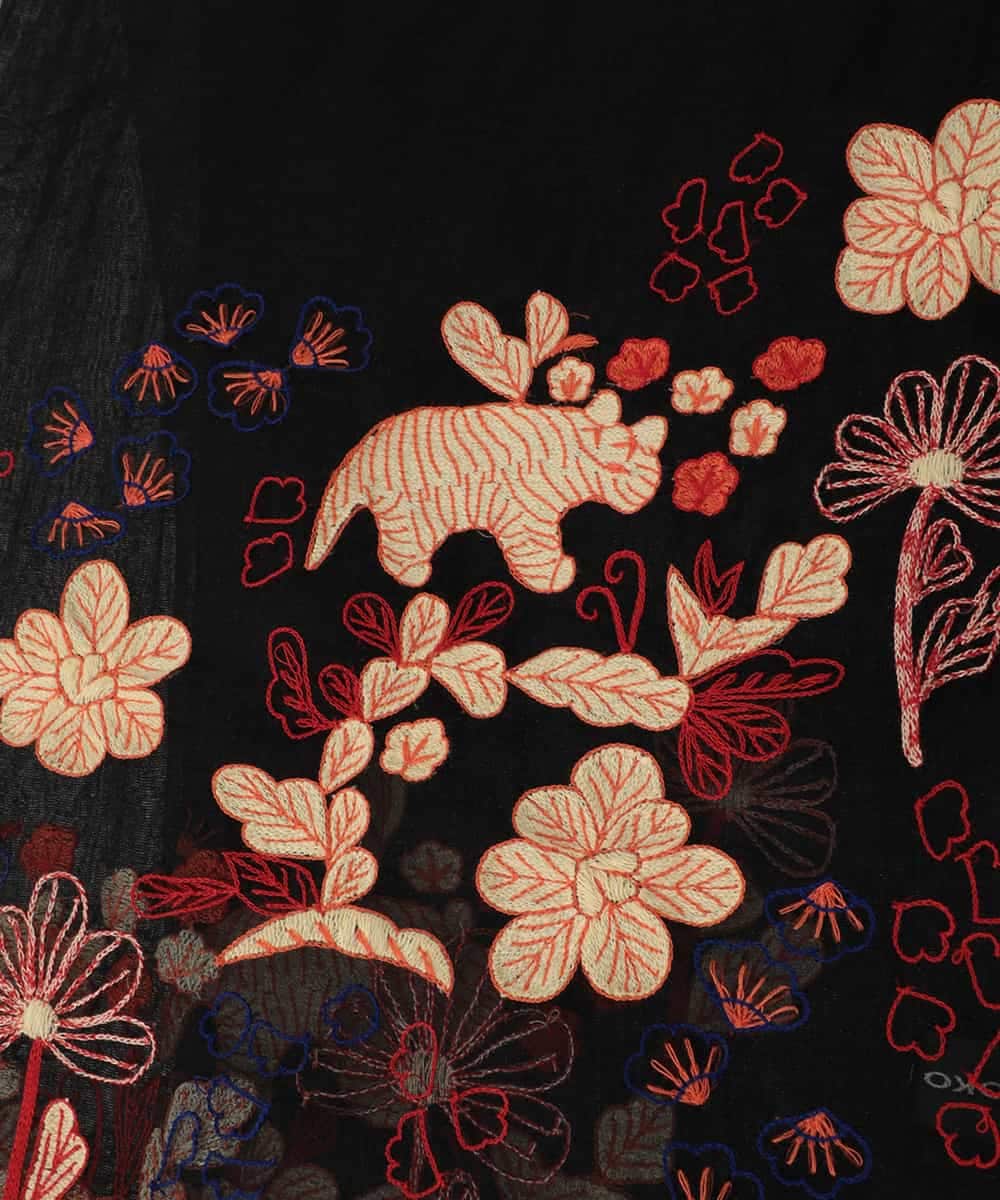 RK3GF02390 HIROKO KOSHINO(ヒロココシノ) オリエンタルアニマル刺繍ストール ブラック